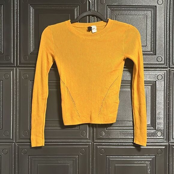 Divided Cropped knit top - Picture 1 of 2